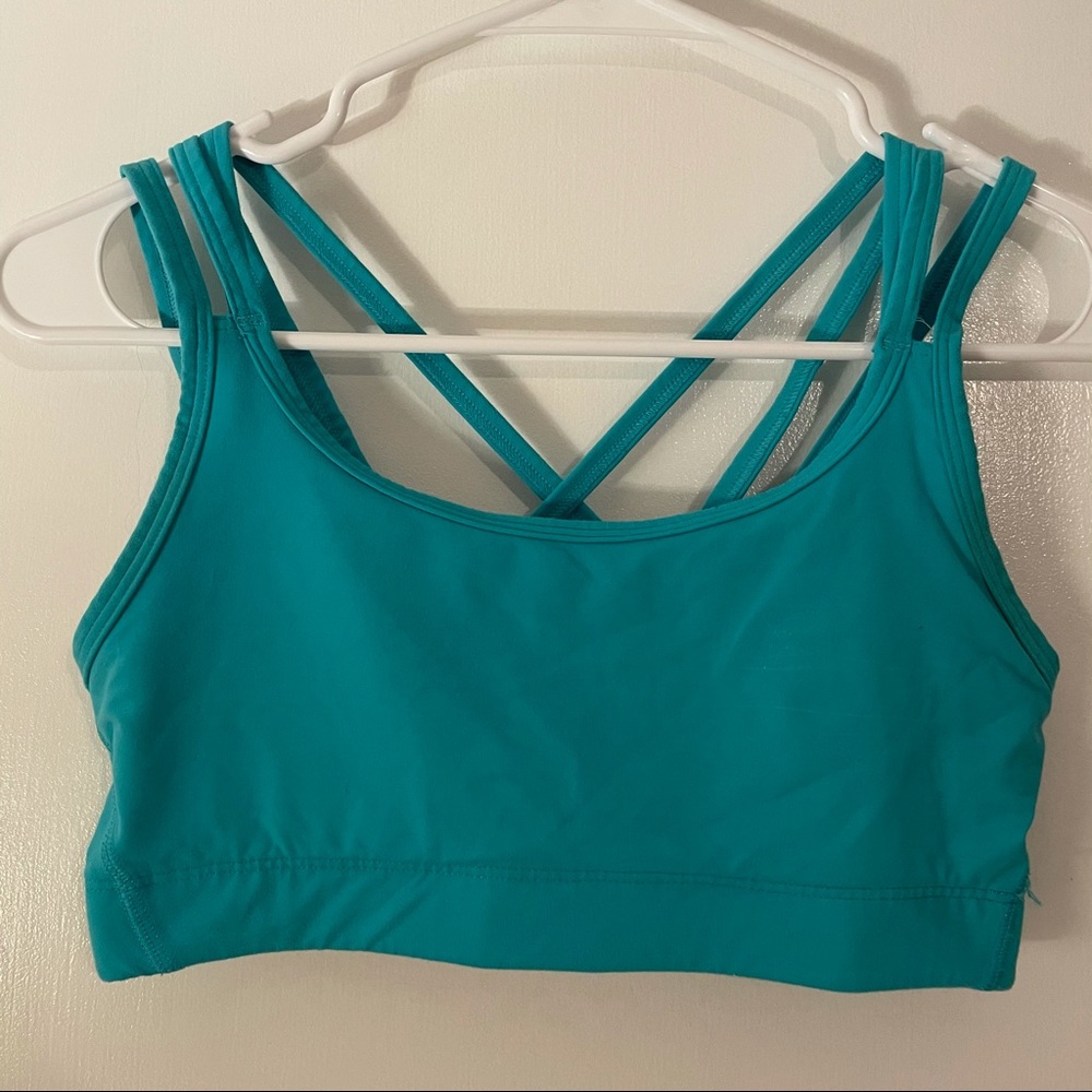 Gap Fit criss cross sports bra